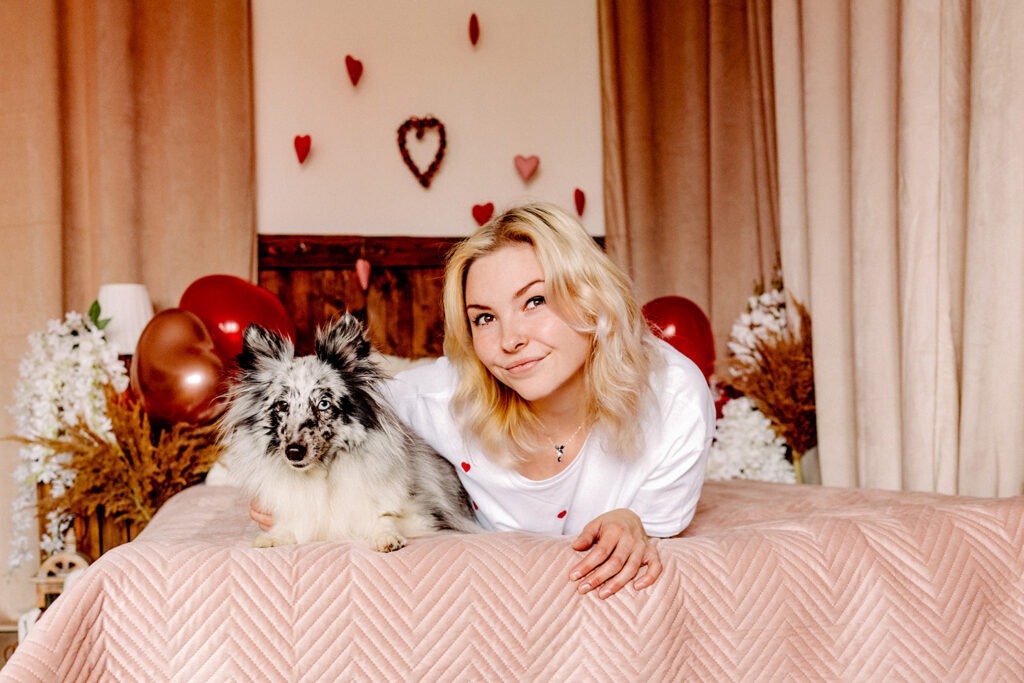 žena s pejskem na focení v atelieru dibiba photo